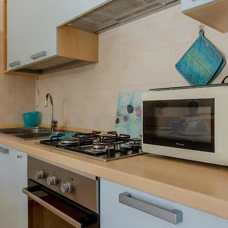 公寓 Guesthost - Lovely With Garden