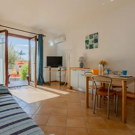 Apartamento Guesthost - Lovely With Garden *