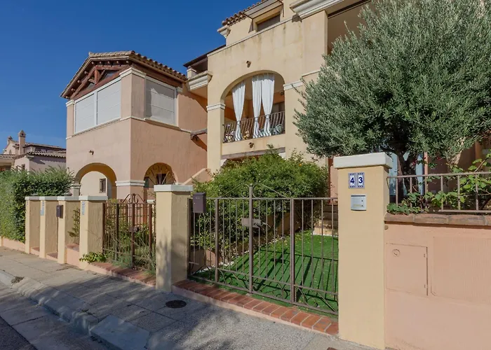 Guesthost - Lovely With Garden Apartamento Villasimius