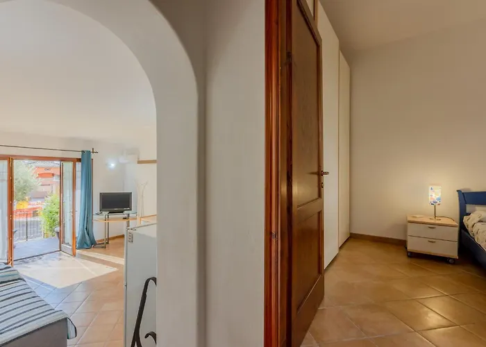 Guesthost - Lovely With Garden 公寓 *