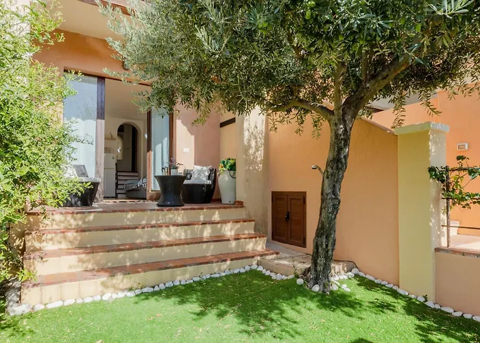 Guesthost - Lovely With Garden 维拉西米乌斯